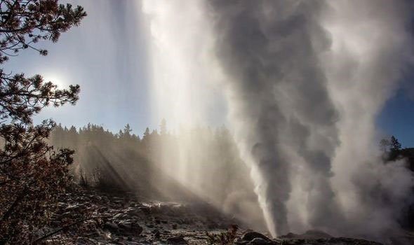 Phát hiện mạch nước ngầm phun trào cao nhất thế giới tại Yellowstone