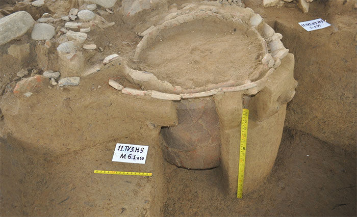 Phát hiện mộ chum nghìn năm trong lòng hồ thủy lợi ở Quảng Ngãi
