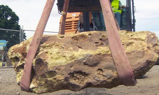 Phát hiện tảng đá núi lửa quý hiếm nặng hơn 900kg