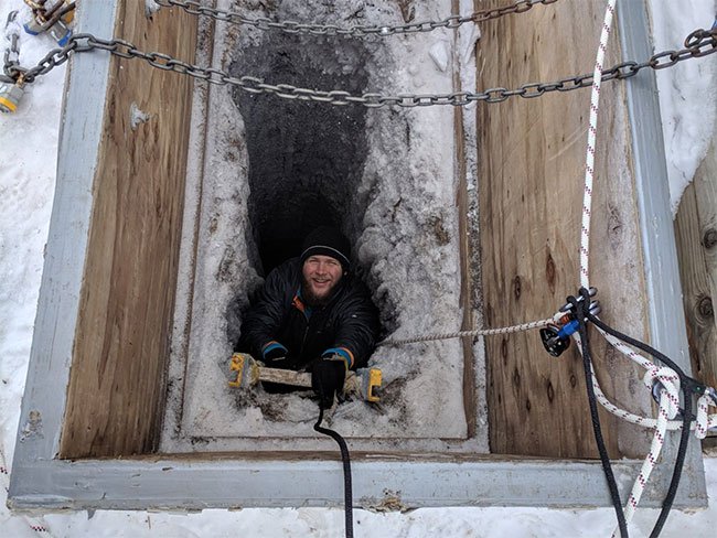 Phát hiện vi khuẩn sống dưới băng Bắc Cực 50.000 năm còn nguyên vẹn