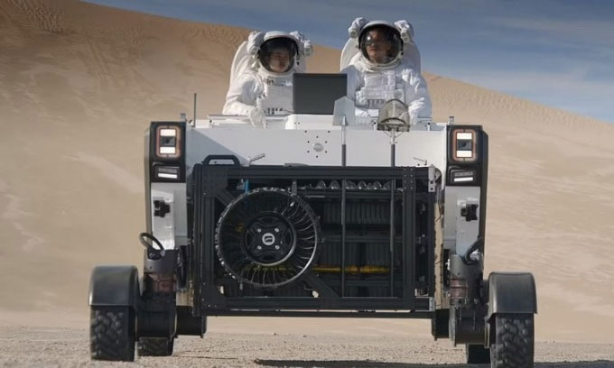 Phát triển cỗ xe tải đa dụng chở phi hành gia trên Mặt trăng