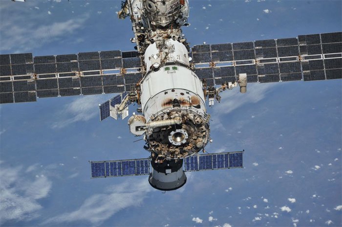 Phi hành đoàn Nga phát hiện vết nứt mới trên module của ISS