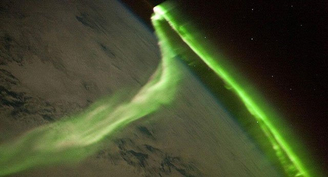 Phi hành gia trên trạm ISS bất ngờ ghi lại được hình ảnh UFO