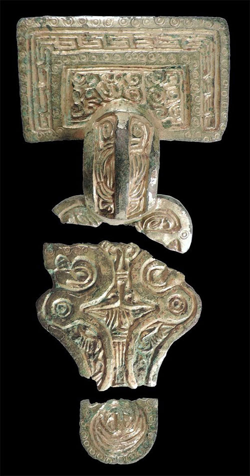 Phụ nữ Anglo-Saxon được chôn cất cùng các trang sức xa xỉ
