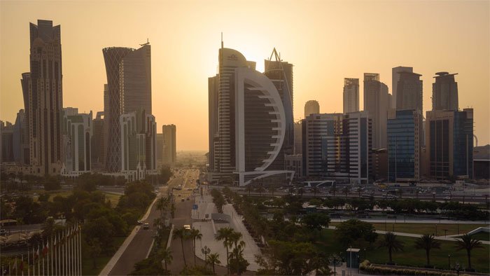 Qatar lắp điều hòa ngoài trời đối phó nắng nóng kỷ lục