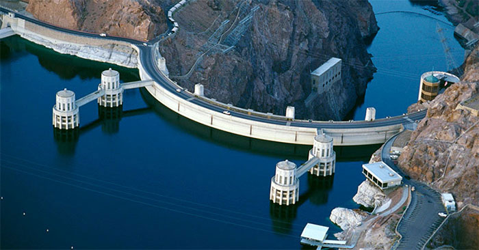 Quá trình xây dựng đập Hoover, từng là con đập cao nhất Trái đất