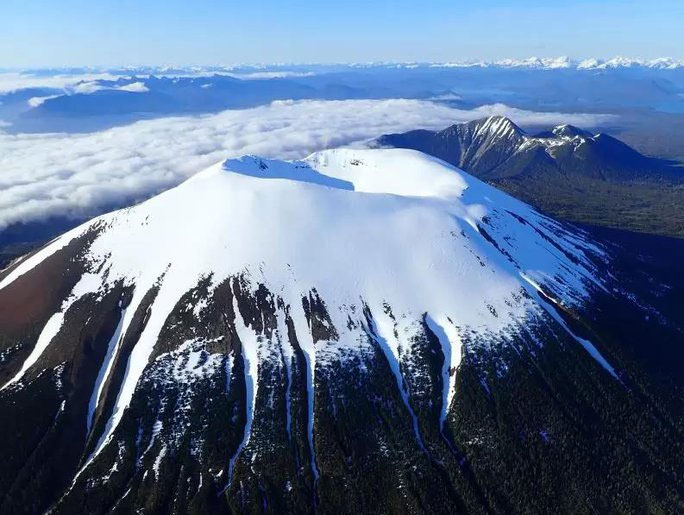 Quái vật lửa của Alaska bất ngờ biến dạng, cố xuyên thủng vỏ Trái đất
