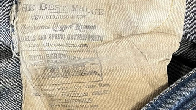 Quần jean Levi's từ thế kỷ 19 được bán với giá hơn 87.000 USD