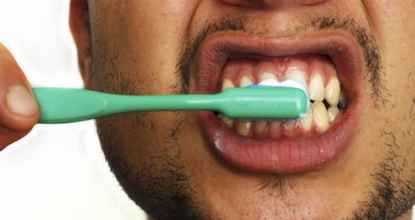 Răng của bạn có đốm trắng kỳ lạ này? Đây là lý do chúng xuất hiện