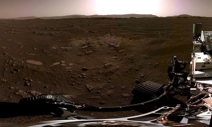 Robot NASA lần đầu tiên chụp ảnh toàn cảnh sao Hỏa