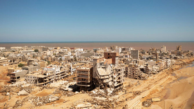 Rùng mình trước lời kể sóng thần cao bằng tòa nhà 6 tầng ở Libya