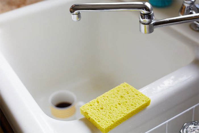Sai lầm khi rửa bát chỉ làm gia tăng thêm vi khuẩn mà bạn không hề hay biết