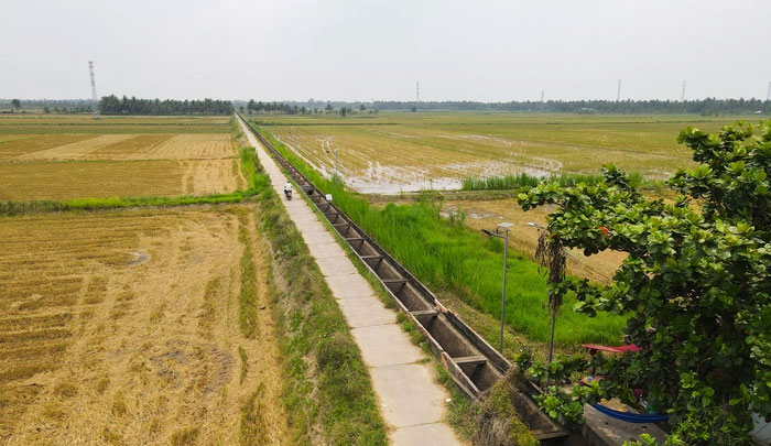 Sáng kiến của nông dân Việt Nam lên báo Tây: Chỉ cần ở nhà cũng biết lượng nước ở ruộng