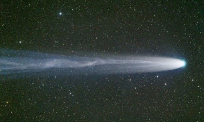 Sao chổi sáng nhất năm 2021 tan vỡ khi bay qua Mặt trời