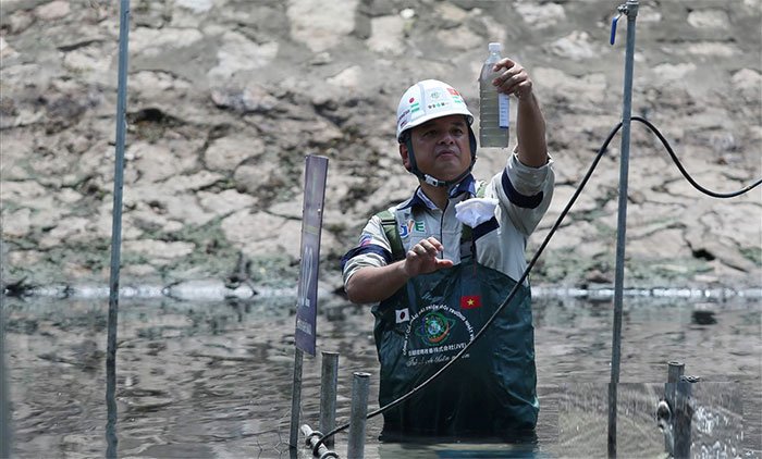 Sau 20 ngày chuyên gia Nhật thí nghiệm, nước sông Tô Lịch ra sao?