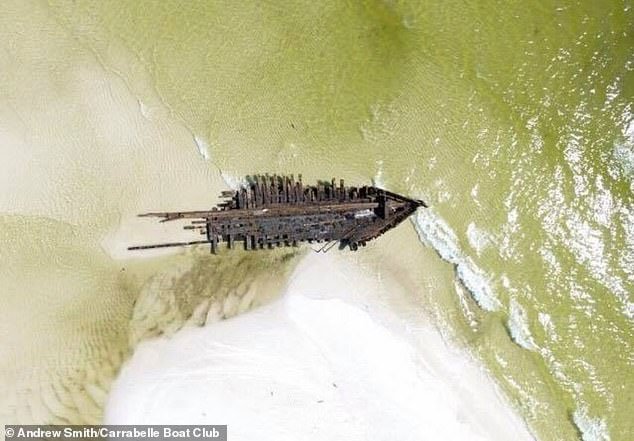 Siêu bão làm phát lộ xác tàu cổ 120 năm tuổi ở Mỹ