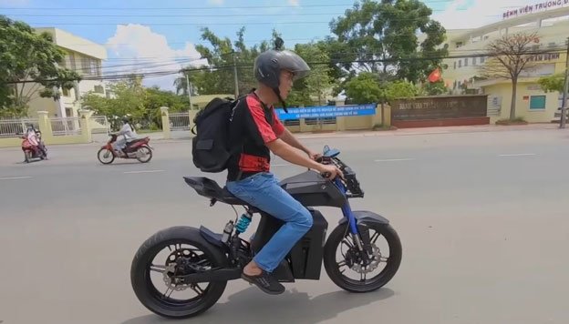 Sinh viên Việt Nam chế xe điện dựa trên bản vẽ của BMW