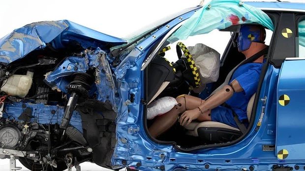 So với nam giới, phụ nữ có nguy cơ thương vong khi gặp tai nạn xe hơi cao hơn tới 73%