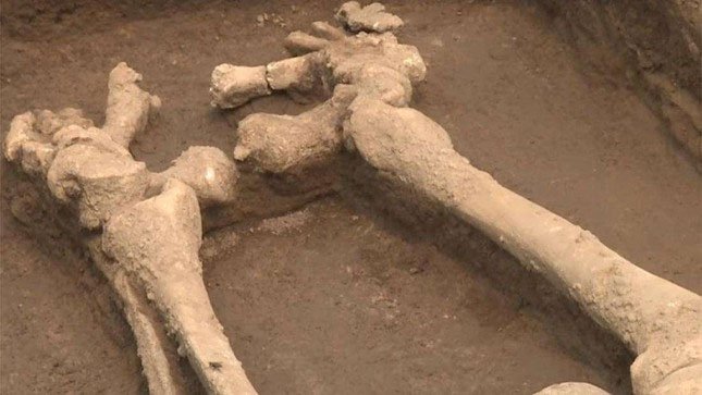 Sốc với bộ xương của những người khổng lồ Trung Quốc 5.000 năm tuổi