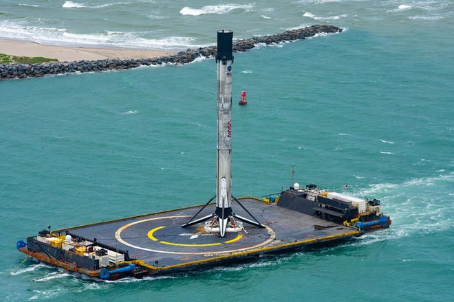 SpaceX dùng gì để đưa các phi hành gia lên trạm vũ trụ?