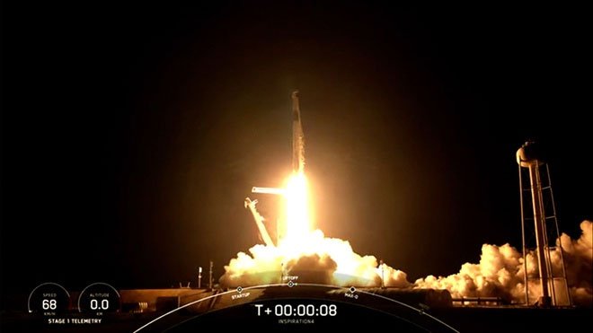 SpaceX lần đầu tiên đưa 4 phi hành gia không chuyên lên vũ trụ