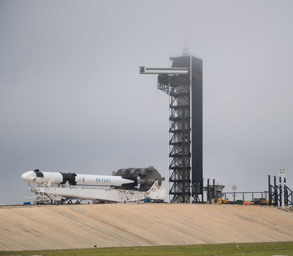 SpaceX thử nghiệm tàu con thoi Crew Dragon có tới 8 động cơ