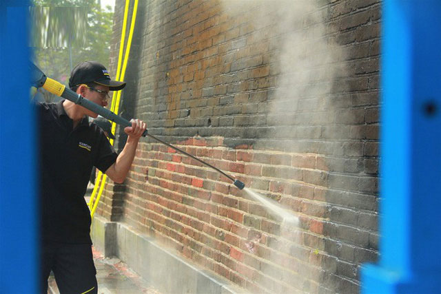 Steam Cleaning - công nghệ dùng để làm sạch cổng Ngọ Môn của Đại Nội Huế