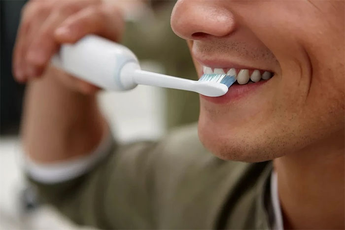 Sự thật bất ngờ về bàn chải đánh răng điện