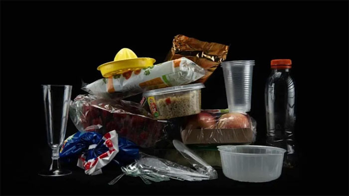 Sự thật đáng báo động: Có hơn 16.000 hóa chất trong đồ nhựa