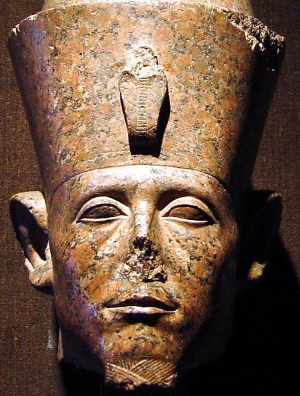 Sự thật đằng sau nhiều tượng Ai Cập cổ đại bị mất mũi