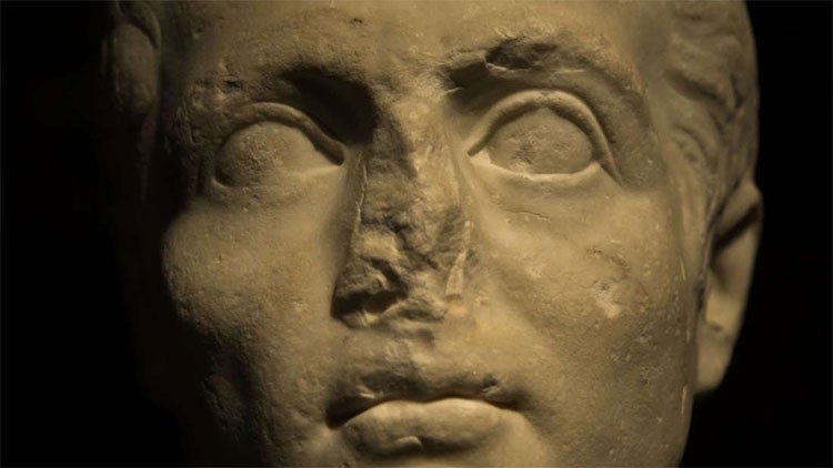 Sự thật đằng sau nhiều tượng Ai Cập cổ đại bị mất mũi