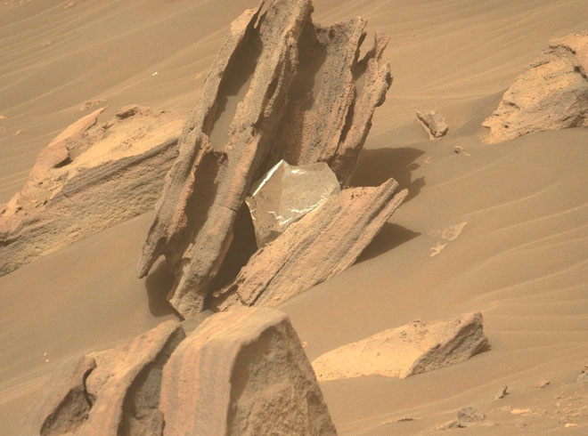 Sự thật về bức ảnh rác trên Hỏa Tinh