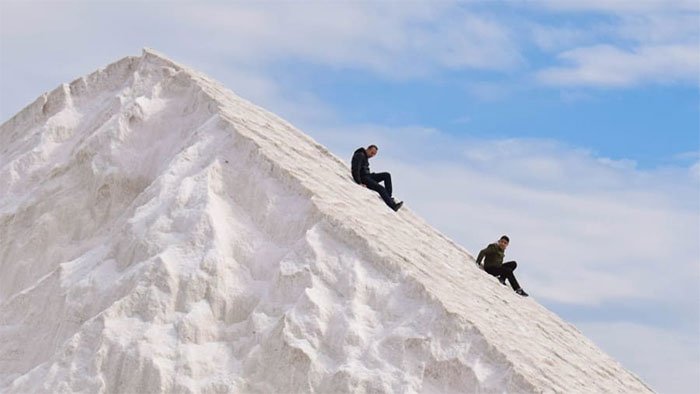 Sự thật về núi tuyết trắng xóa giữa vùng nắng gió sa mạc Ai Cập