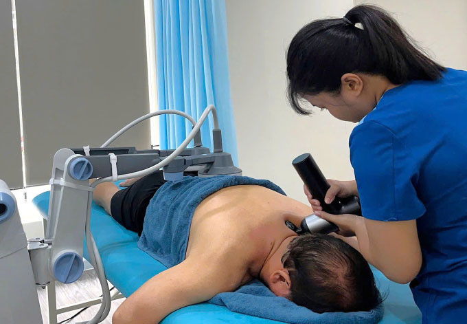 Tại sao massage bẻ cổ vai gáy có thể chết người?