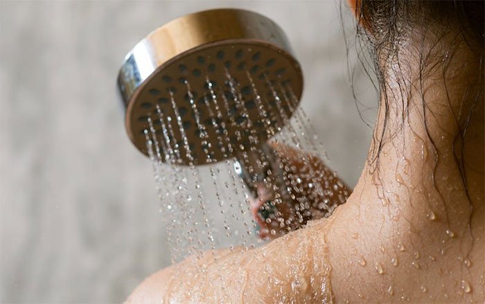 Tắm nước lạnh cực kì có lợi cho não bộ nhưng tắm thế nào mới phù hợp?