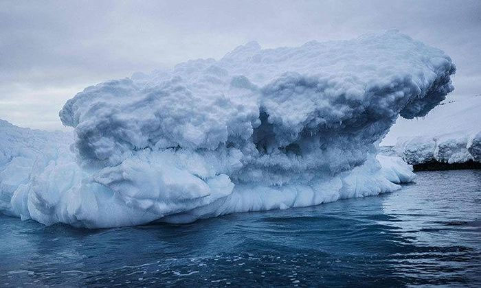 Tảng băng trôi lớn nhất hành tinh bắt đầu di chuyển
