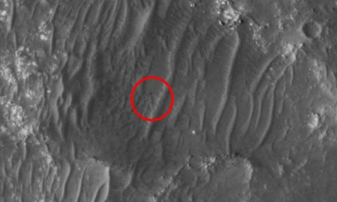 Tàu NASA chụp ảnh trực thăng sao Hỏa từ quỹ đạo