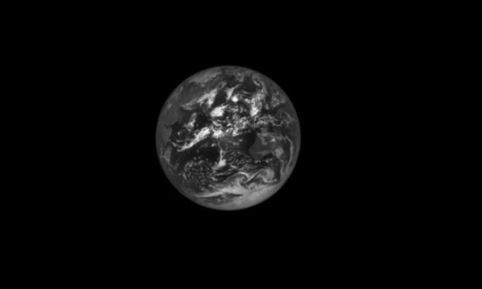 Tàu NASA chụp Trái đất từ khoảng cách 620.000km