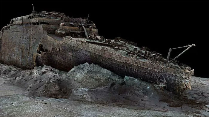 Tàu Titanic sẽ trông ra sao nếu bị rút cạn nước xung quanh?