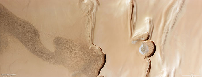 Tàu vũ trụ Mars Express của châu Âu chụp được hình ảnh chấn động ở sao Hỏa
