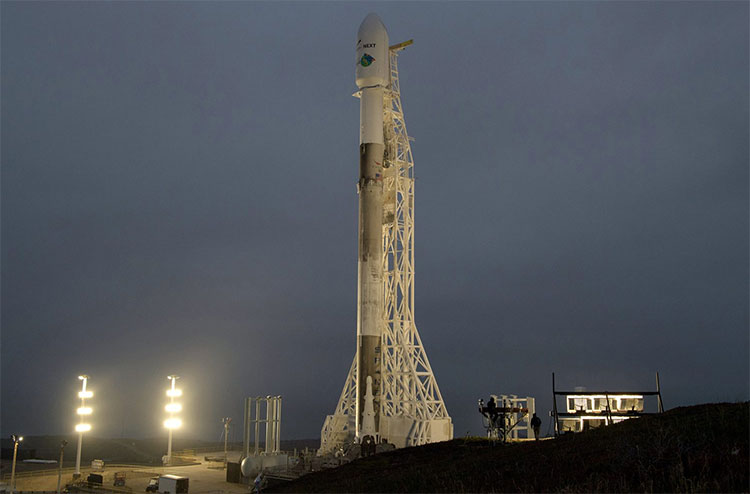 Tên lửa đẩy của SpaceX rơi xuống biển trong chuyến bay tiếp tế lên ISS