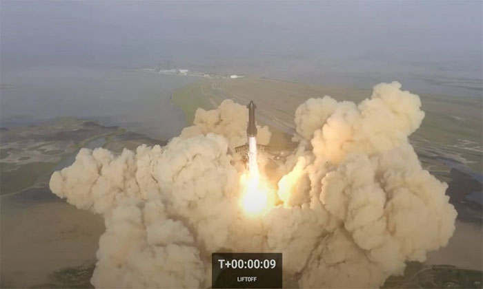 Tên lửa mạnh nhất phát nổ trong lần bay thử đầu tiên