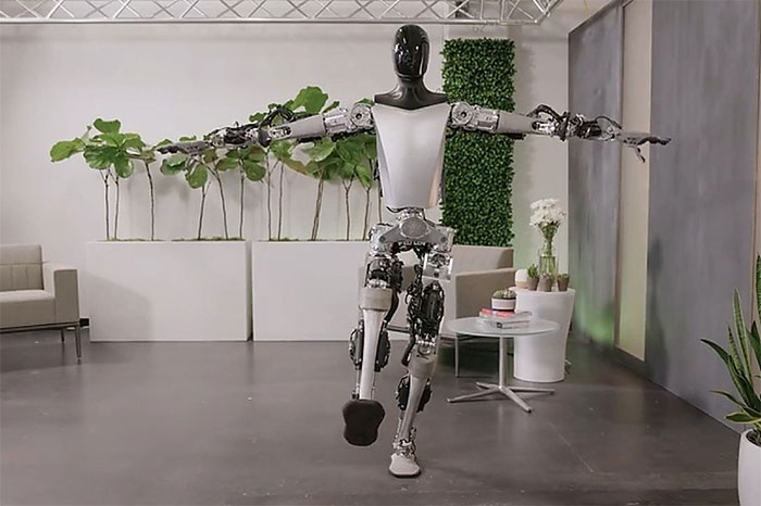 Tesla tung video phô diễn khả năng phân loại và ... tập yoga của robot Optimus