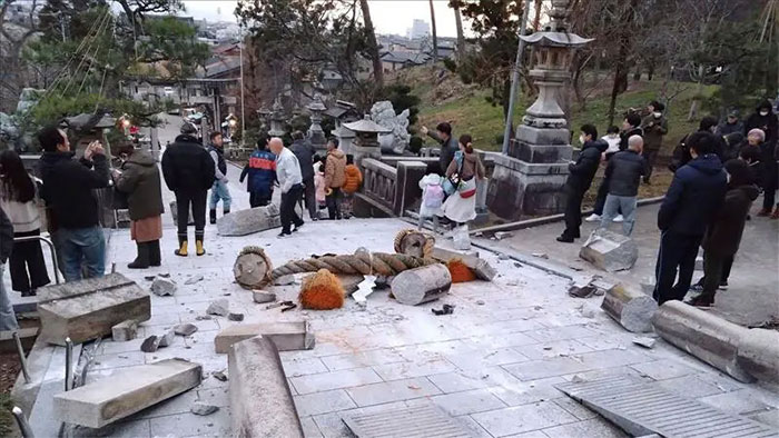 Thảm họa chồng chất tại Nhật Bản: Động đất khiến nhiều tòa nhà cháy lớn, hàng loạt thiết bị liên lạc bị gián đoạn