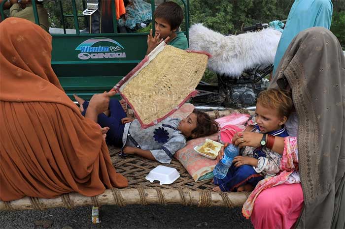 Thảm họa hơn 1.000 người chết khiến Pakistan cầu cứu thế giới