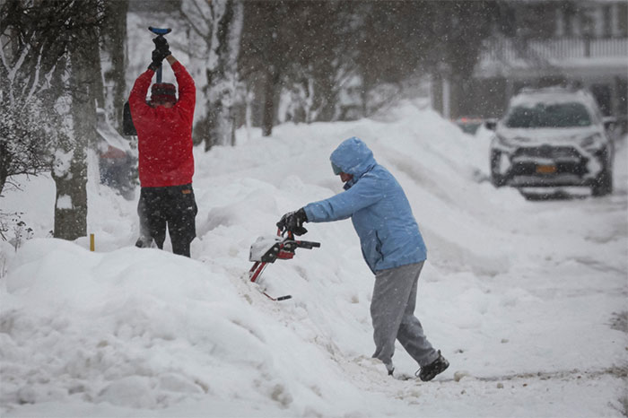 Thành phố của Mỹ chìm trong lớp tuyết dày tới 1,2m