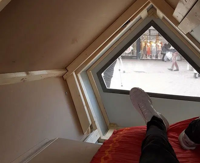 Thành phố Đức thử nghiệm phòng ngủ “kén tằm”giúp người vô gia cư vượt qua mùa đông khắc nghiệt