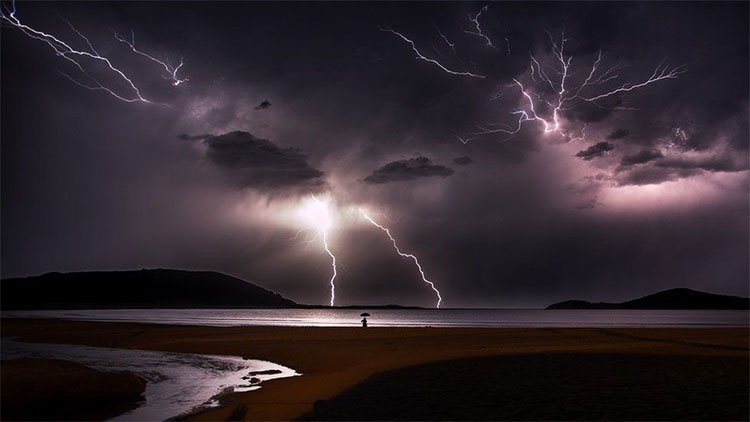 Thiên nhiên dữ dội và êm đềm trong cuộc thi nhiếp ảnh Úc