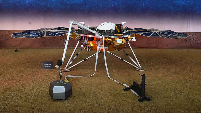 Thiết bị đổ bộ của NASA thu được xung động lạ trên sao Hỏa