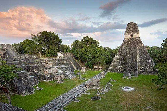 Thứ lạ lùng nhất thành cổ Maya: Như xuyên không từ thời hiện đại